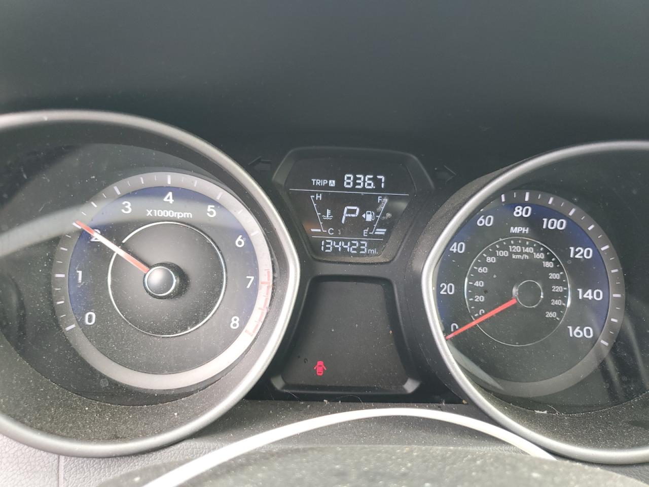 2015 Hyundai Elantra - Image 9