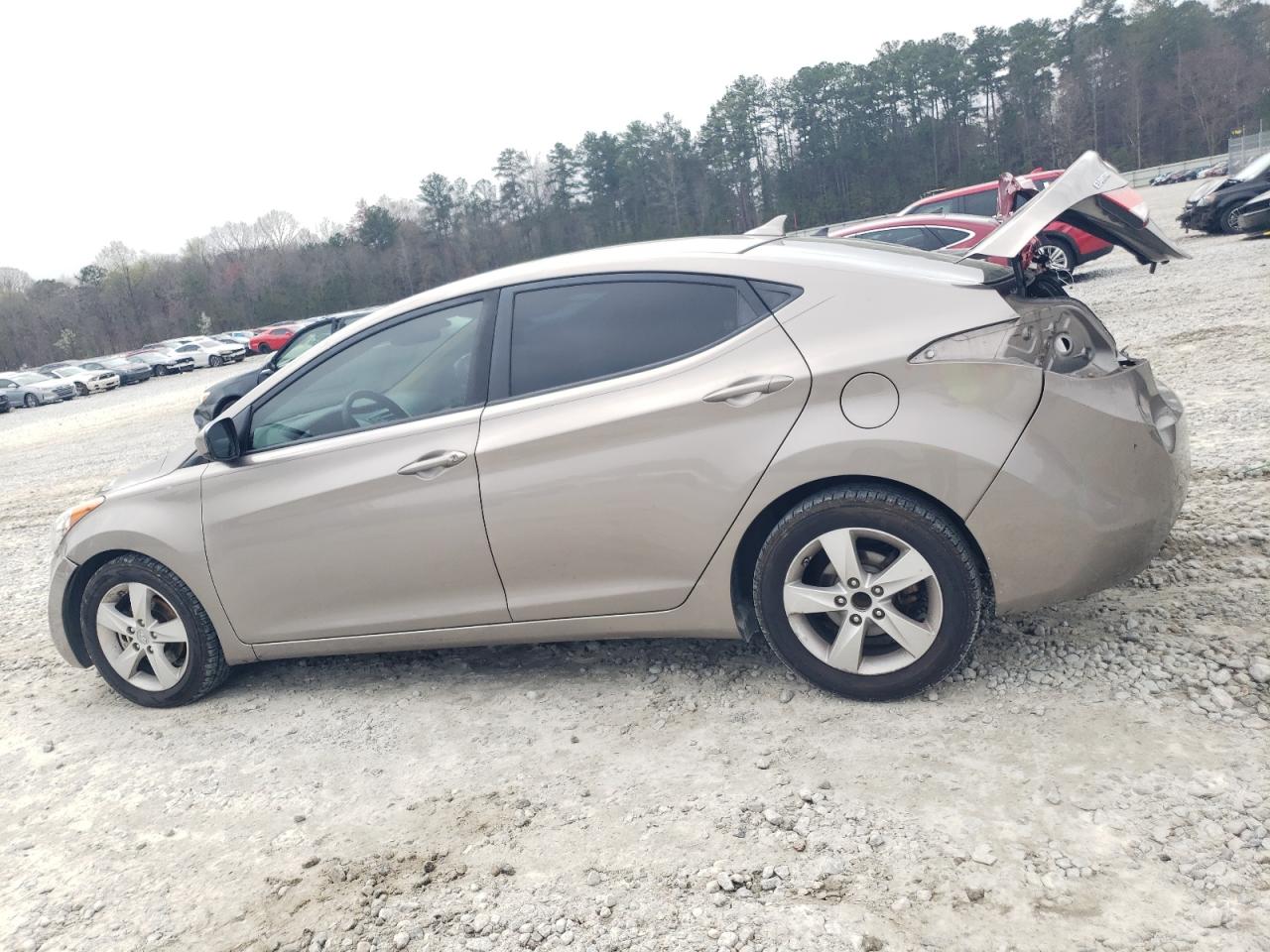 2013 Hyundai Elantra - Image 2