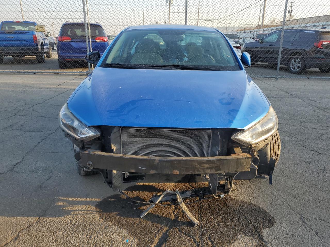 2017 Hyundai Elantra - Image 5