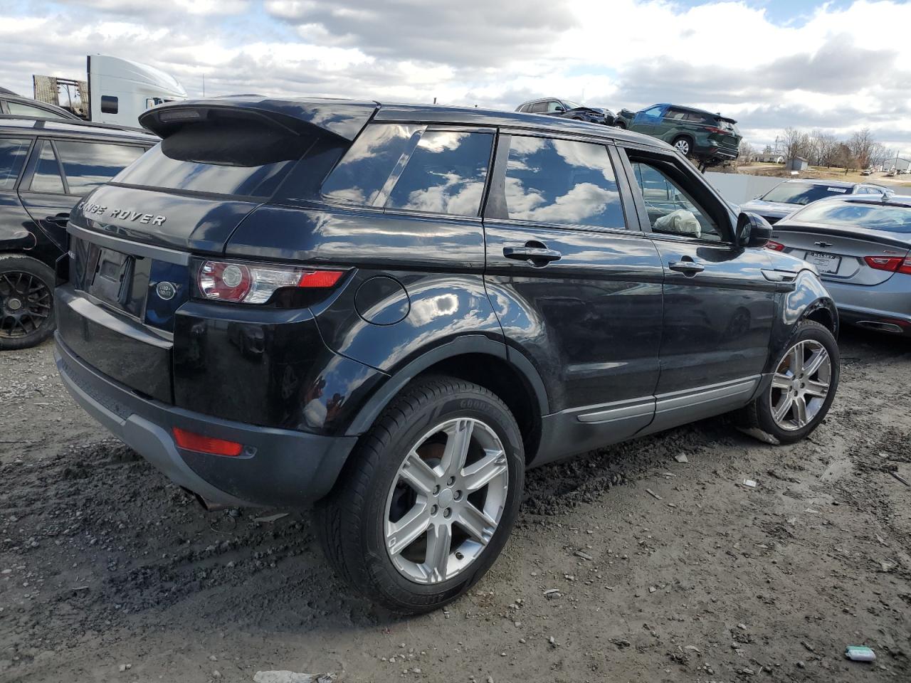 2015 Land Rover Range Rover - Image 3
