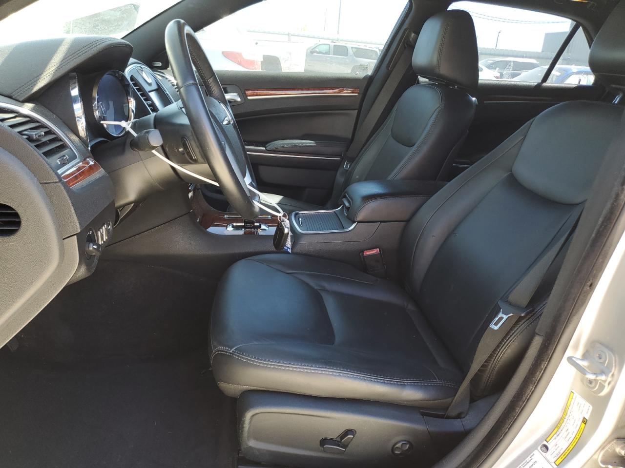 2012 Chrysler 300 - Image 7