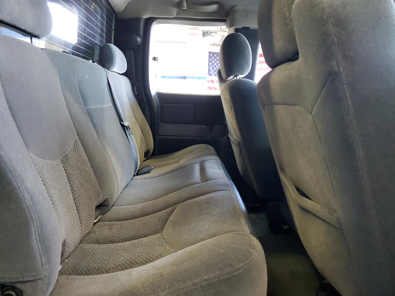 2006 Chevrolet Silverado - Image 10