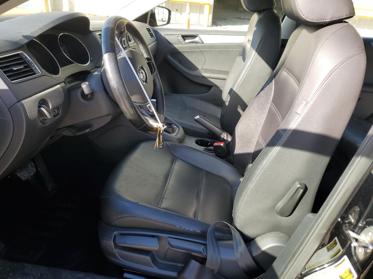 2017 Volkswagen Jetta - Image 7