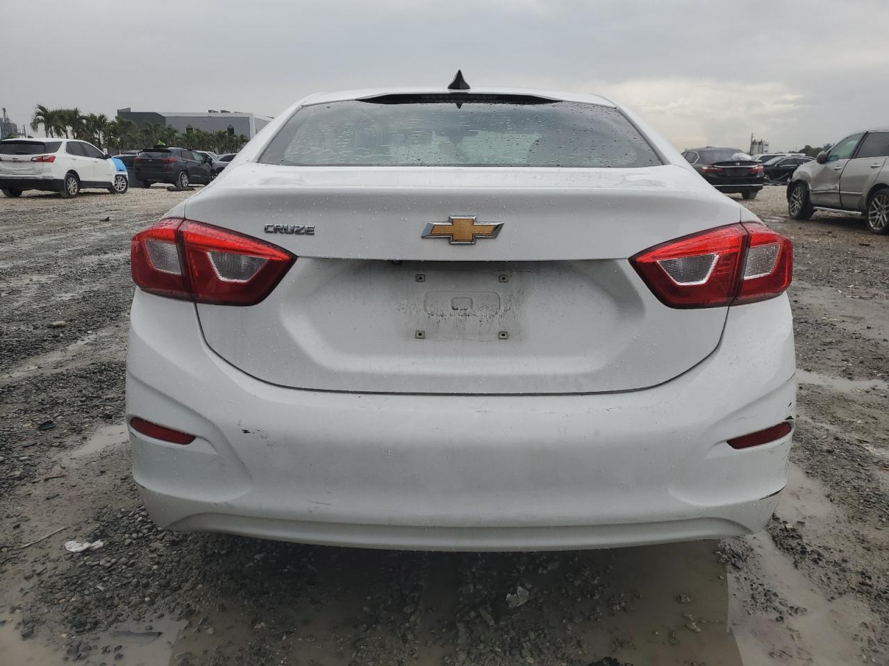 1G1BC5SM9J7132494 CHEVROLET CRUZE 2018