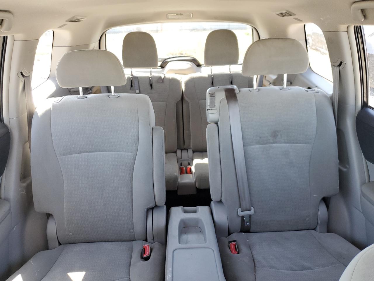 2013 Toyota Highlander - Image 10