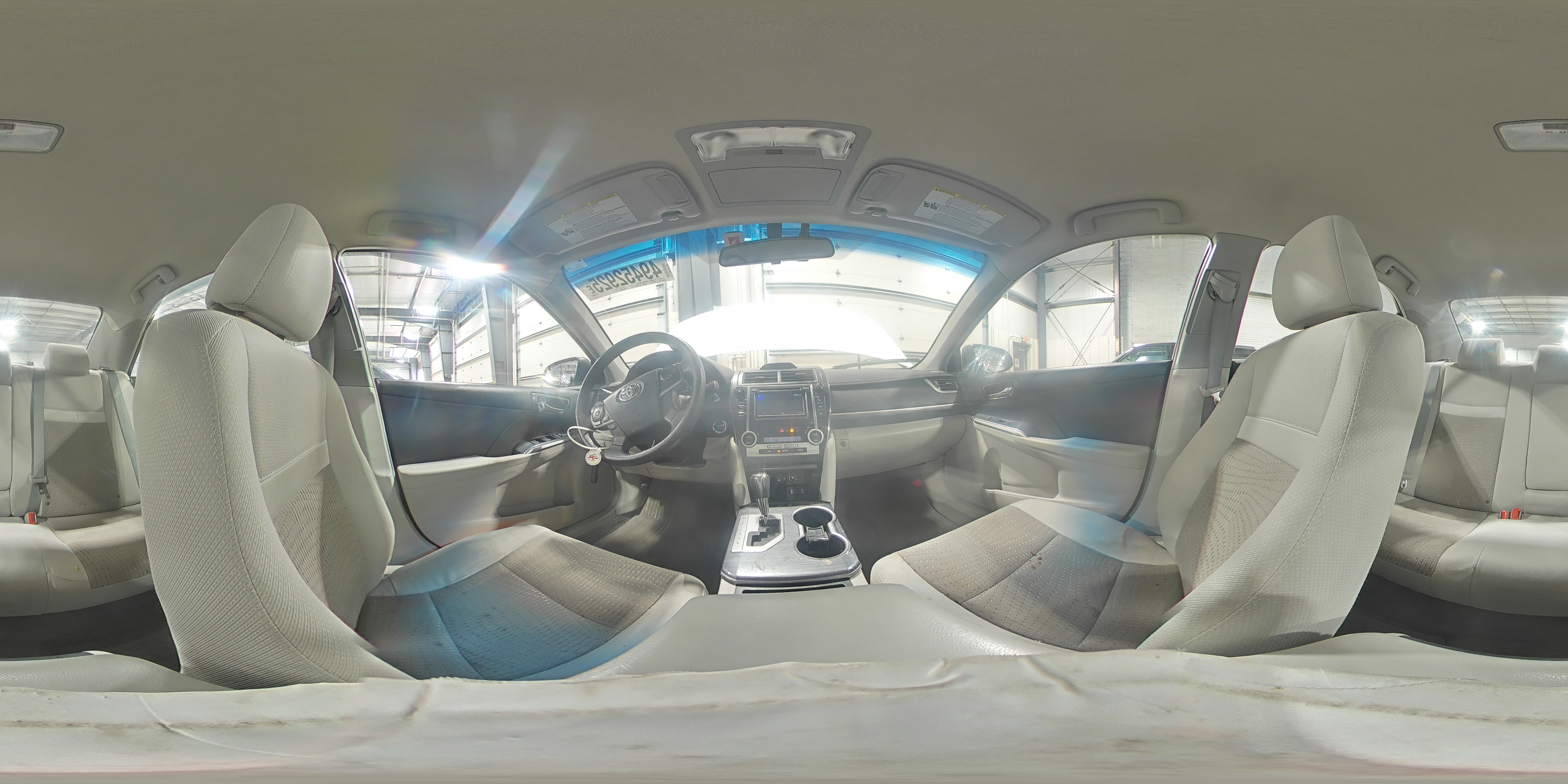 2013 Toyota Camry - Image 14