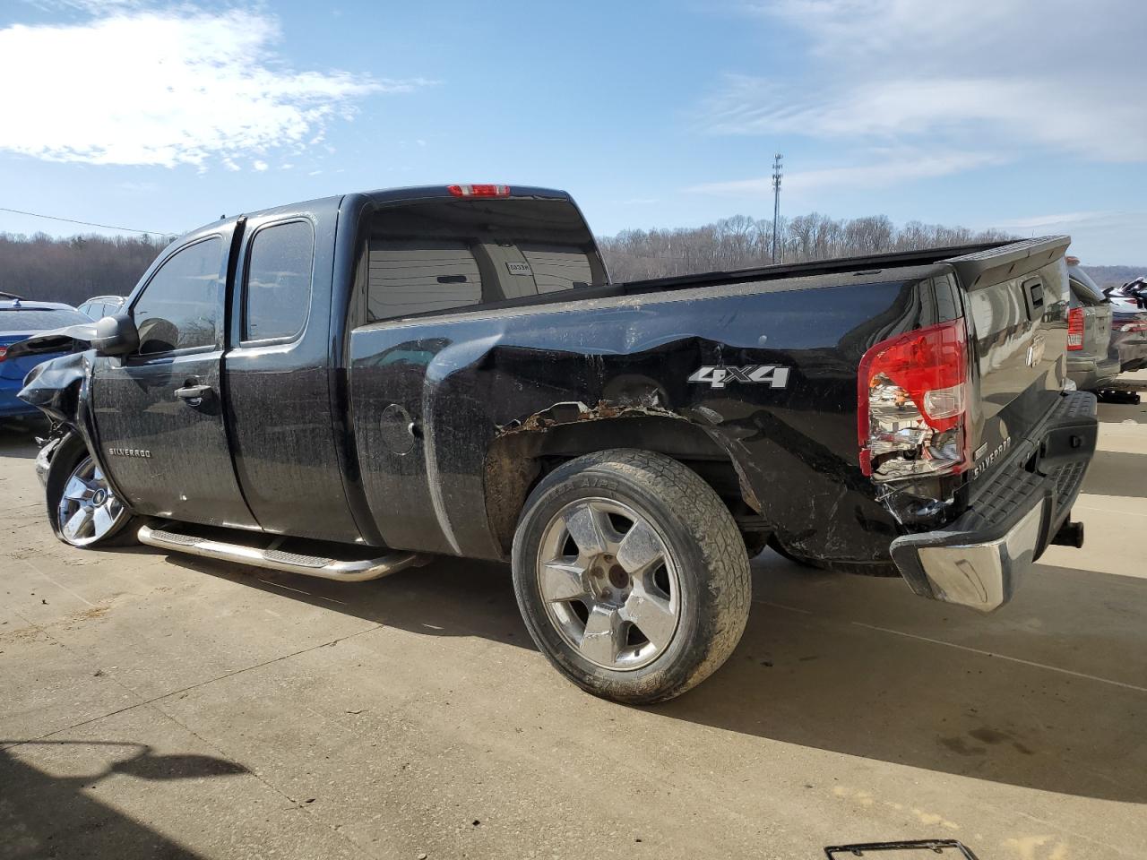 2010 Chevrolet Silverado - Image 2