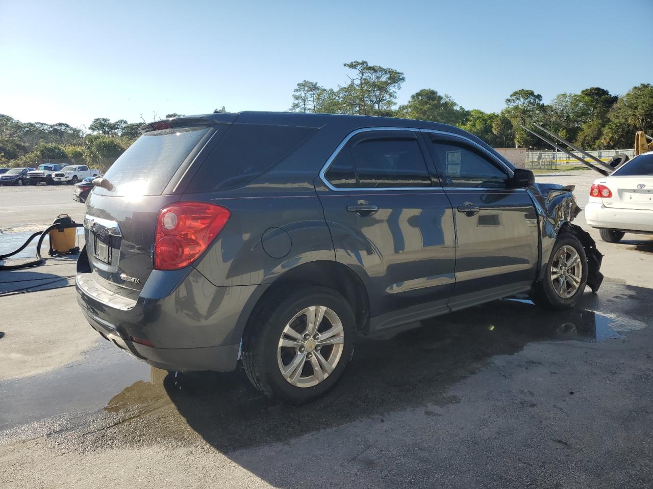2011 Chevrolet Equinox - Image 3