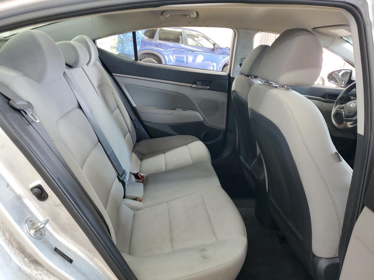 2018 Hyundai Elantra - Image 10