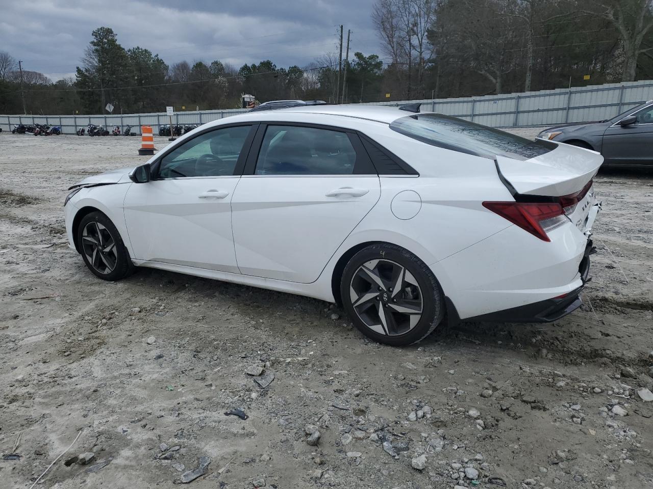 2023 Hyundai Elantra - Image 2