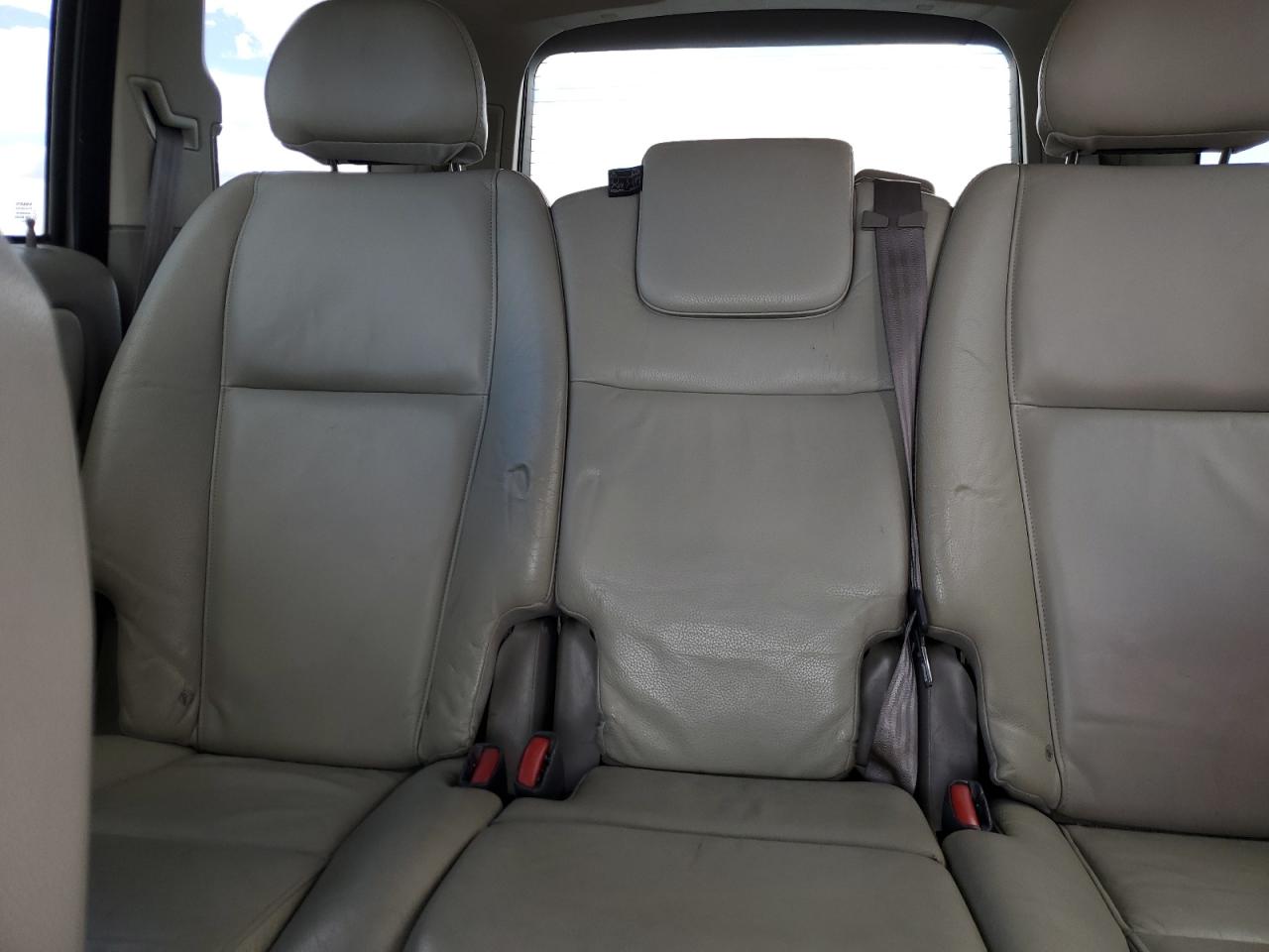 2004 Volvo XC90 - Image 10