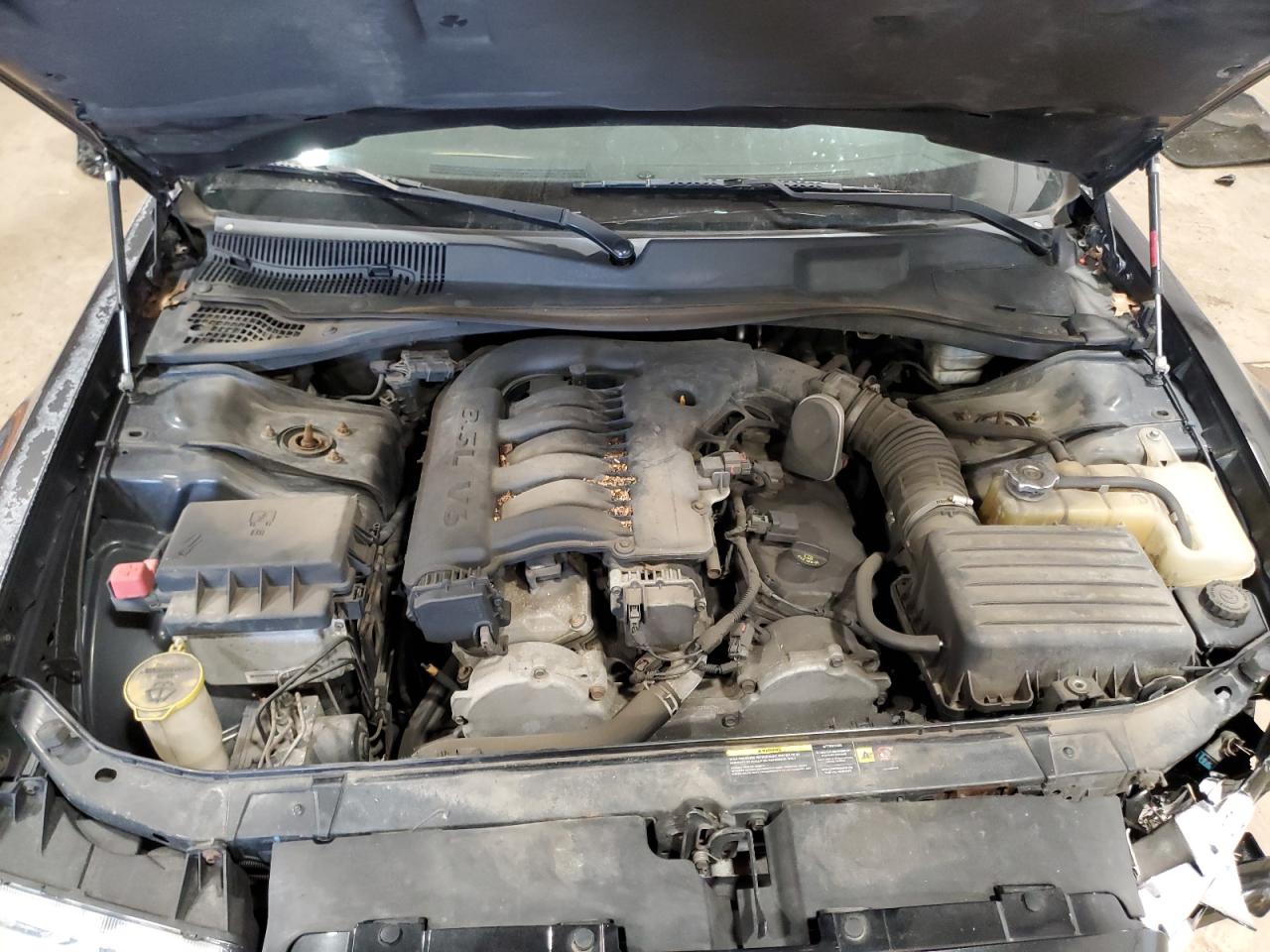 2005 Chrysler 300 - Image 11