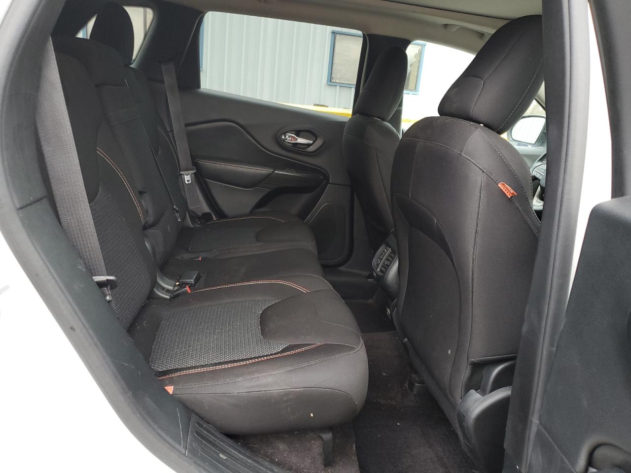 2016 Jeep Grand Cherokee - Image 11