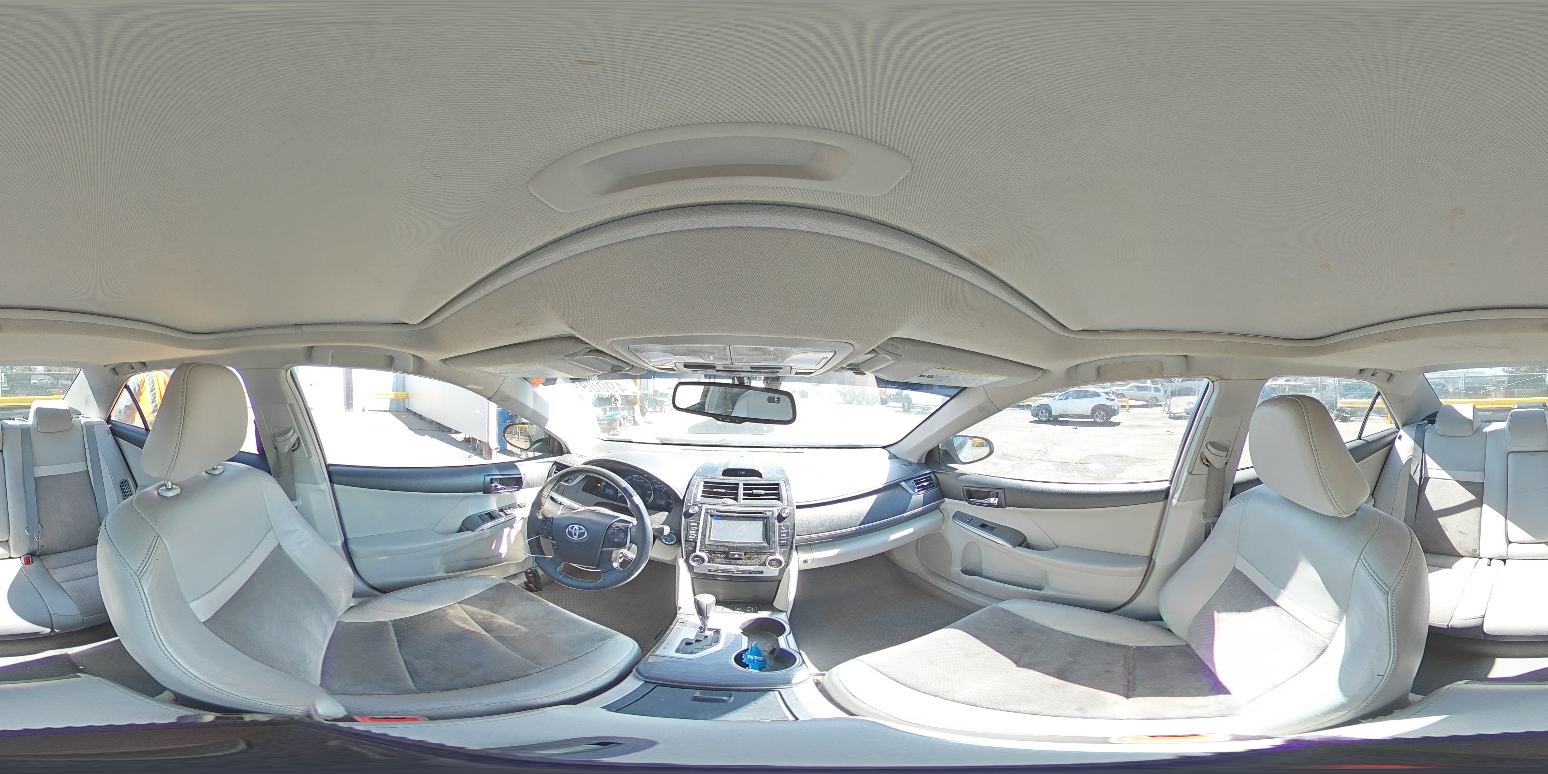 2012 Toyota Camry - Image 13