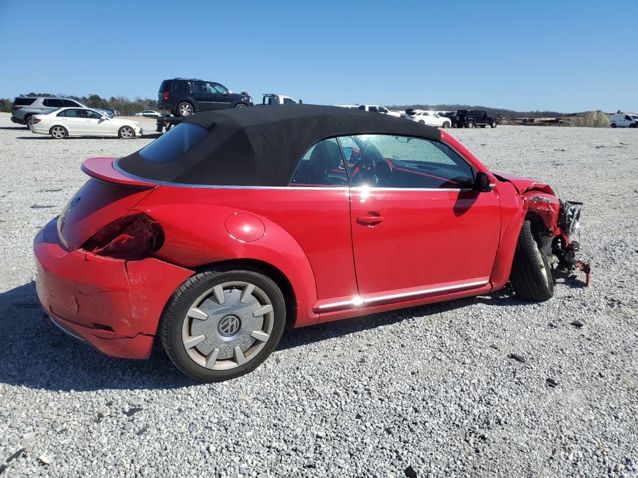 2019 Volkswagen Beetle - Image 3