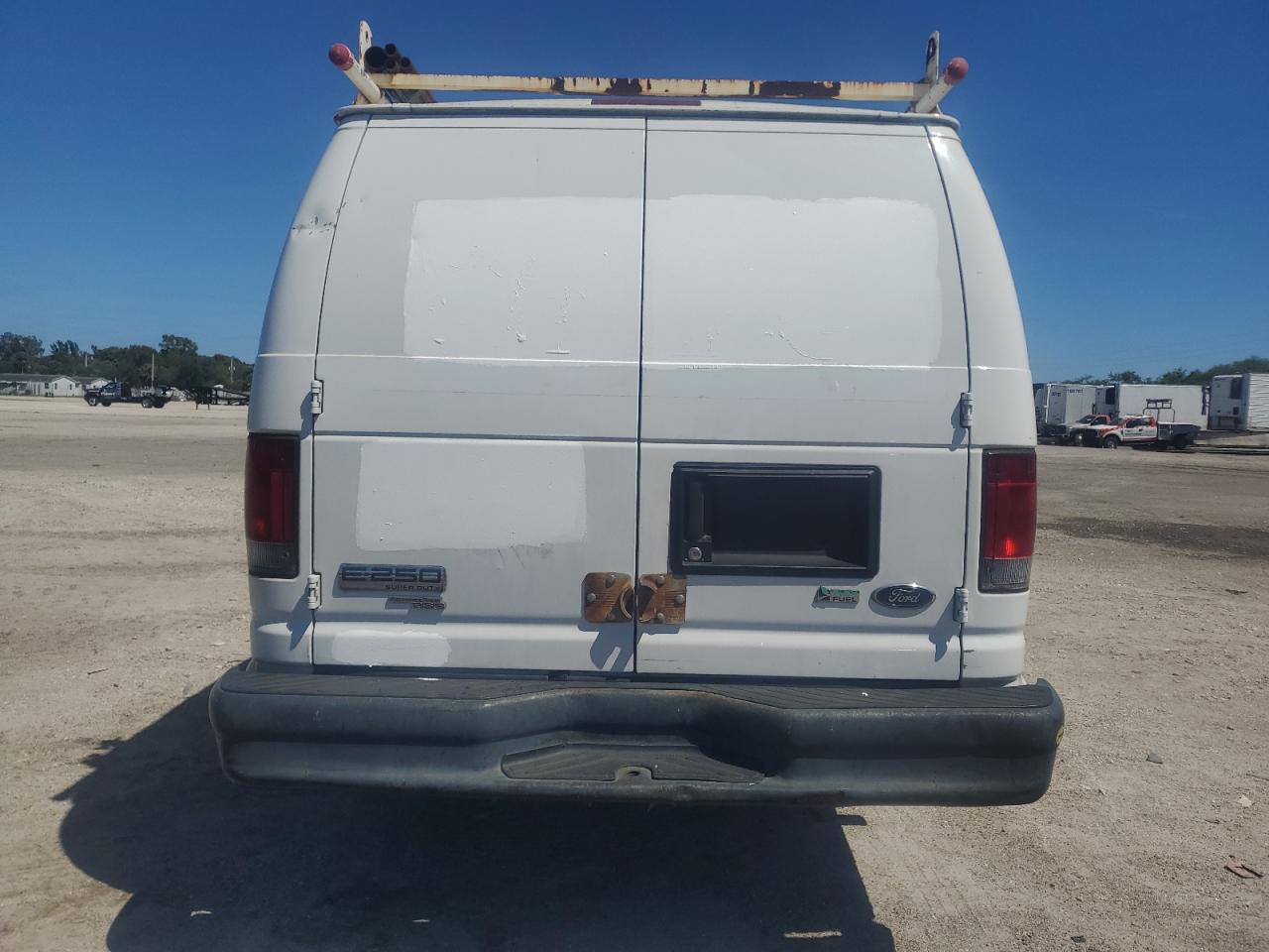 2013 Ford Econoline - Image 6