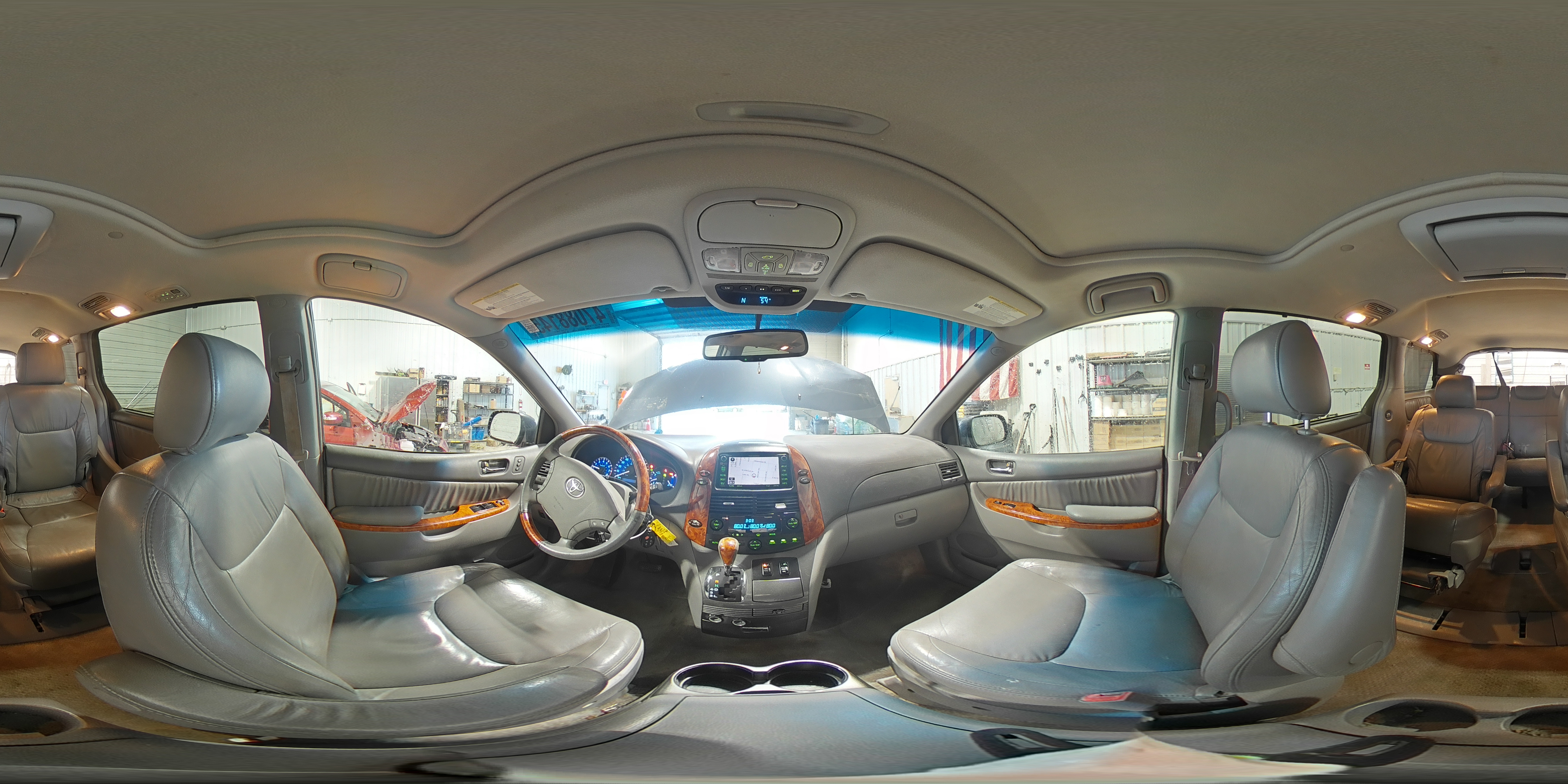 2007 Toyota Sienna - Image 13