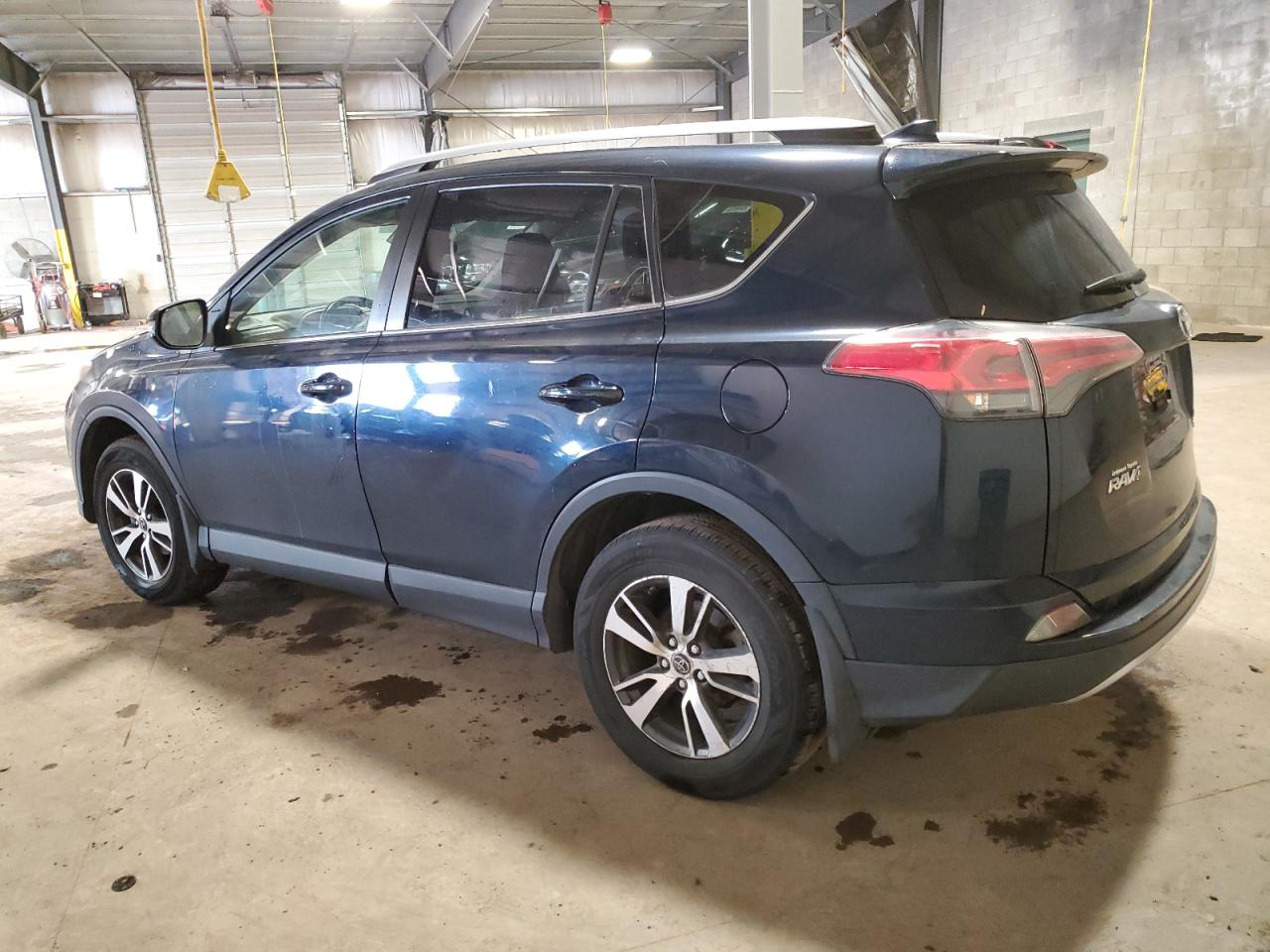 2018 Toyota RAV 4 - Image 2