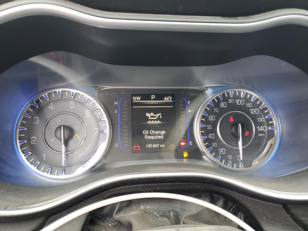 2015 Chrysler 200 - Image 9