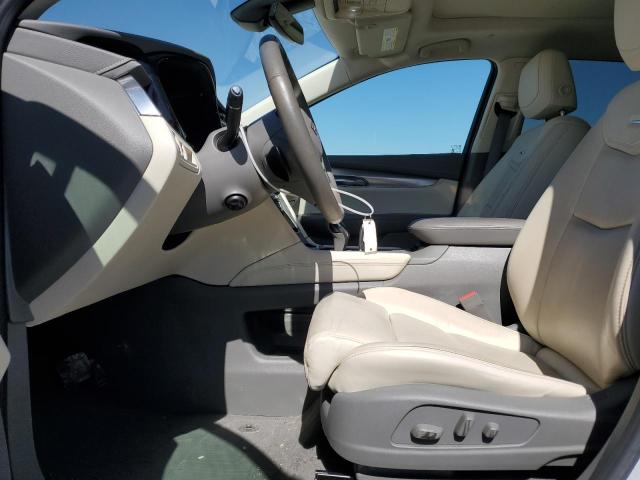 CADILLAC XT5 2017 Srebrny