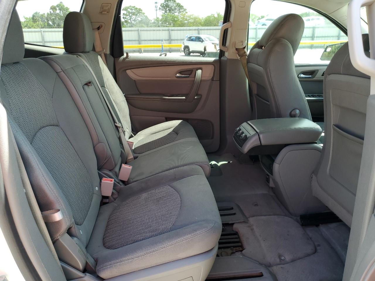 2014 Chevrolet Traverse - Image 11
