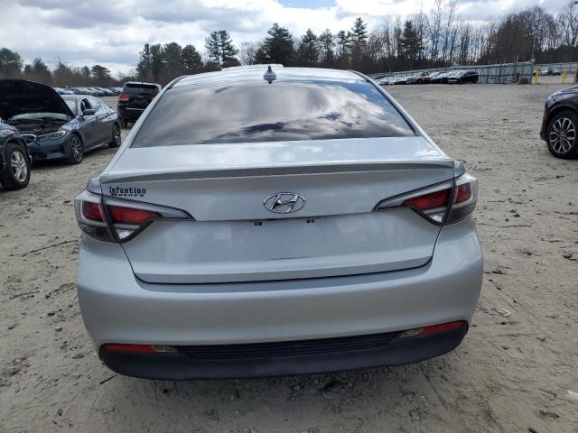 Sedans HYUNDAI SONATA 2017 Srebrny