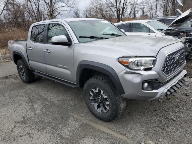  TOYOTA TACOMA 2018 Srebrny