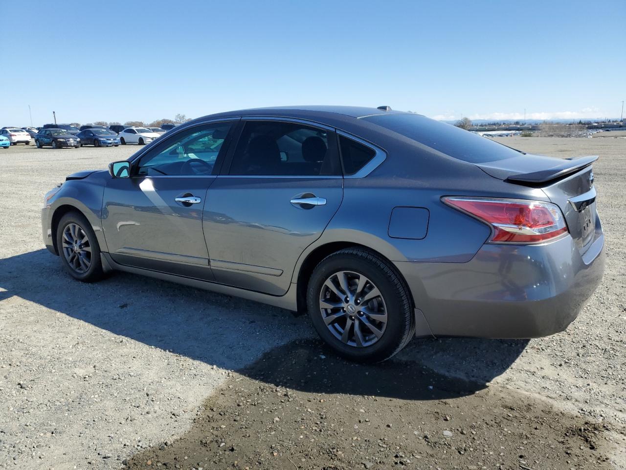 2015 Nissan Altima - Image 2