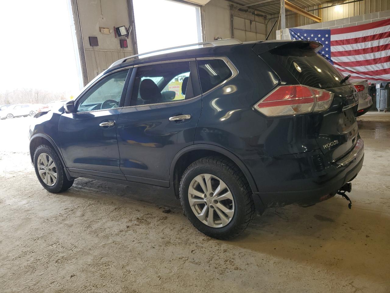 2015 Nissan Rogue - Image 2