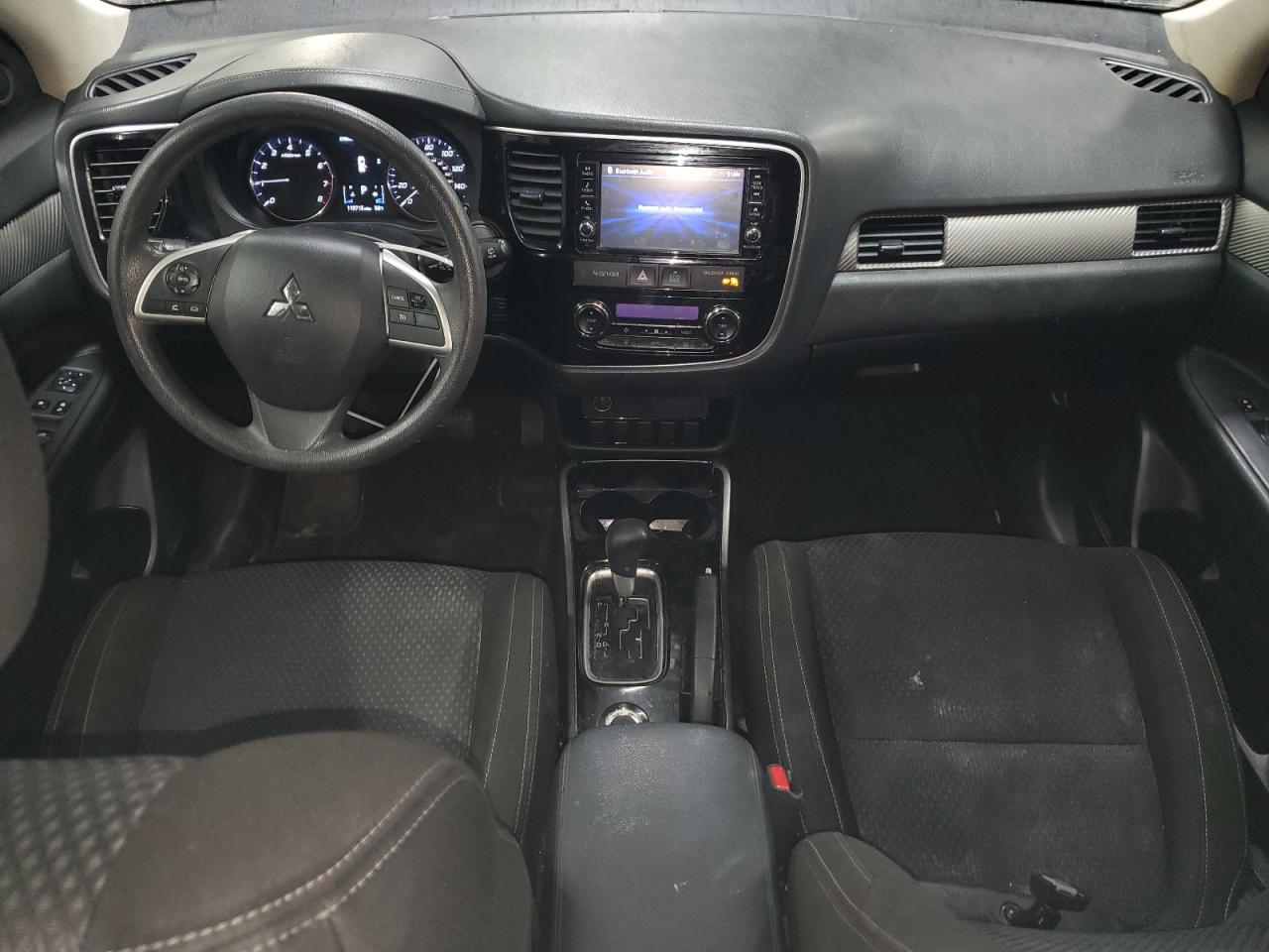 2018 Mitsubishi Outlander - Image 8