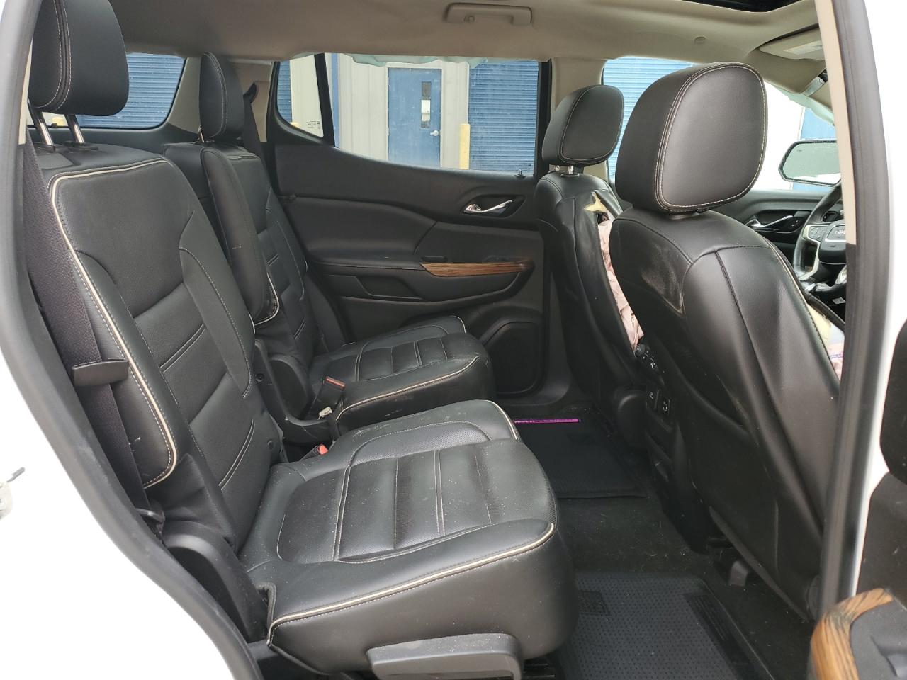 2017 GMC Acadia - Image 11