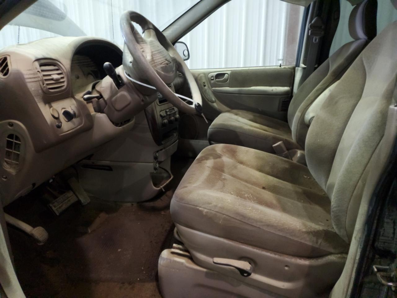 2001 Chrysler Town & Country Lx VIN: 2C8GP44G41R113027 Lot: 48148535