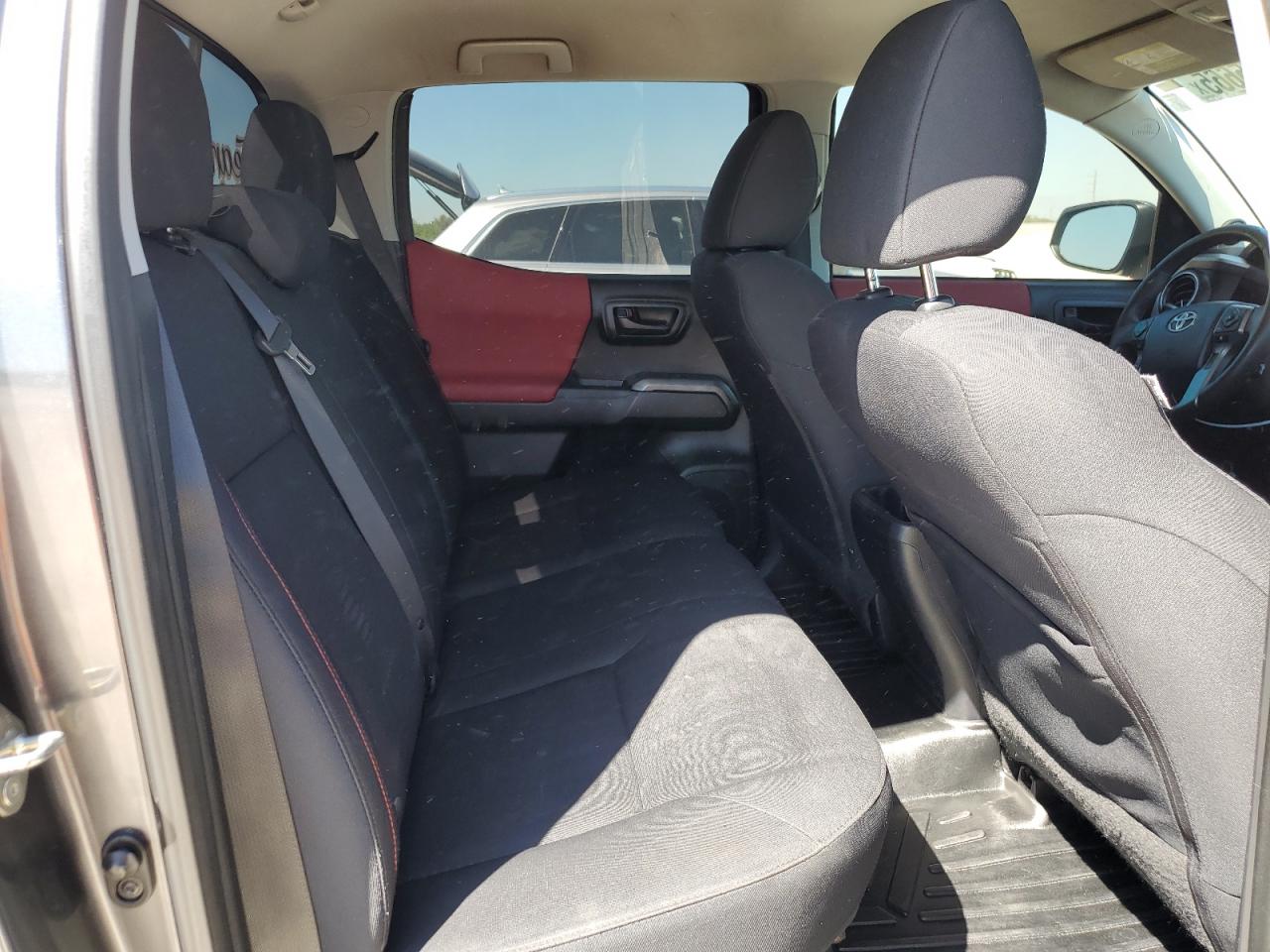 2018 Toyota Tacoma - Image 11