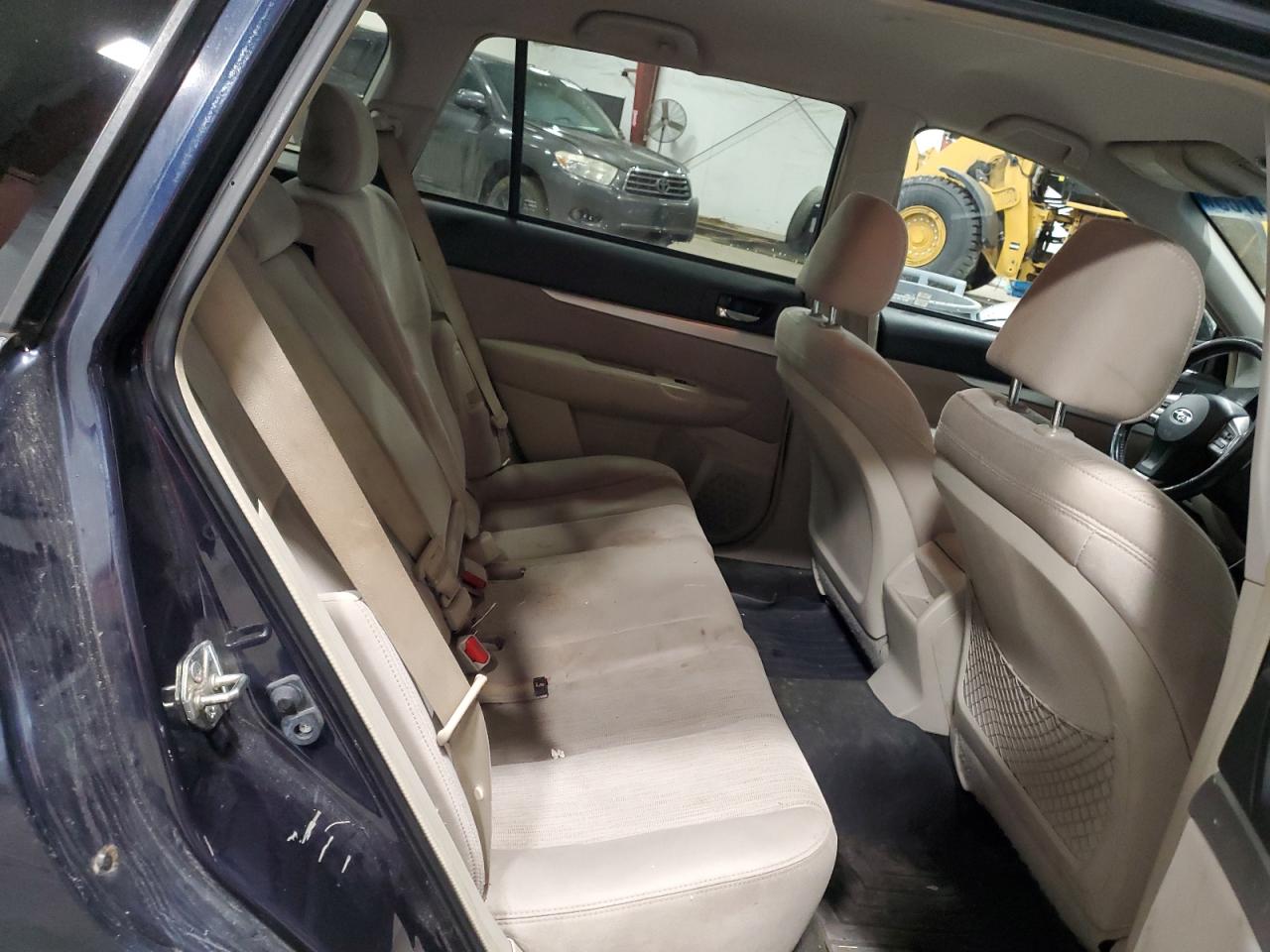 2014 Subaru Outback - Image 11