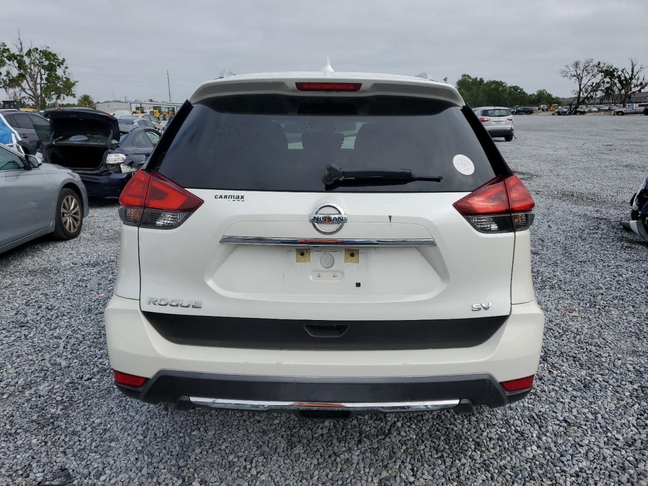 KNMAT2MT8HP507193 NISSAN ROGUE 2017