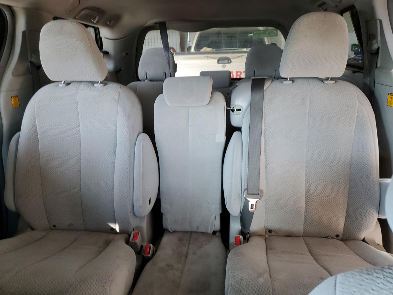 2012 Toyota Sienna - Image 10