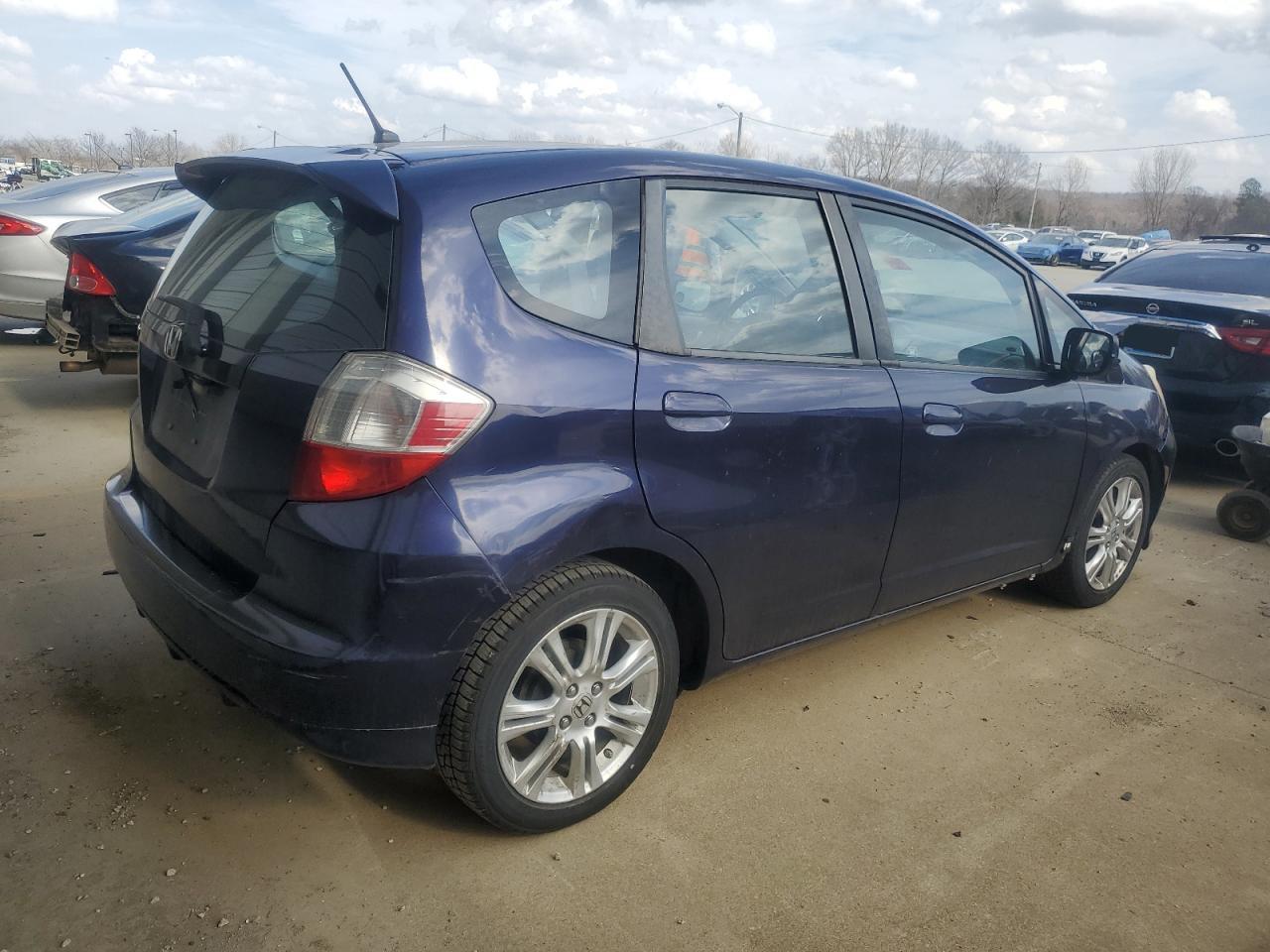 2009 Honda Fit - Image 3
