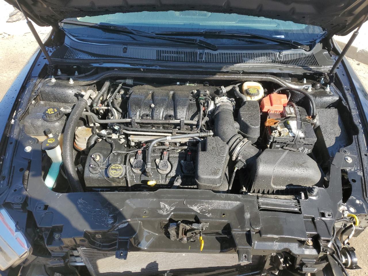 2015 Ford Taurus - Image 11