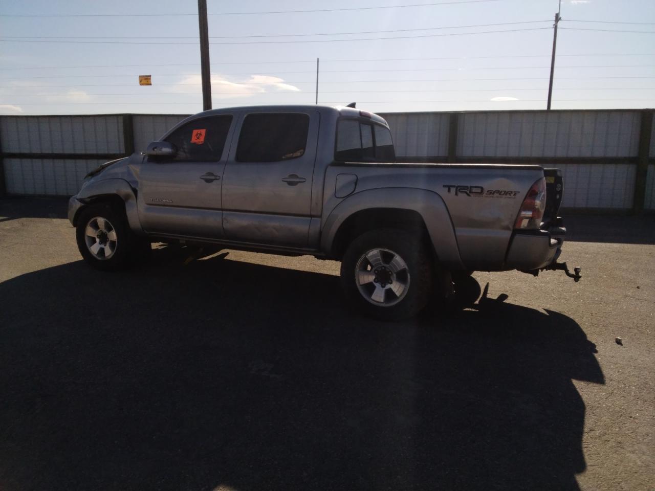 2014 Toyota Tacoma - Image 2