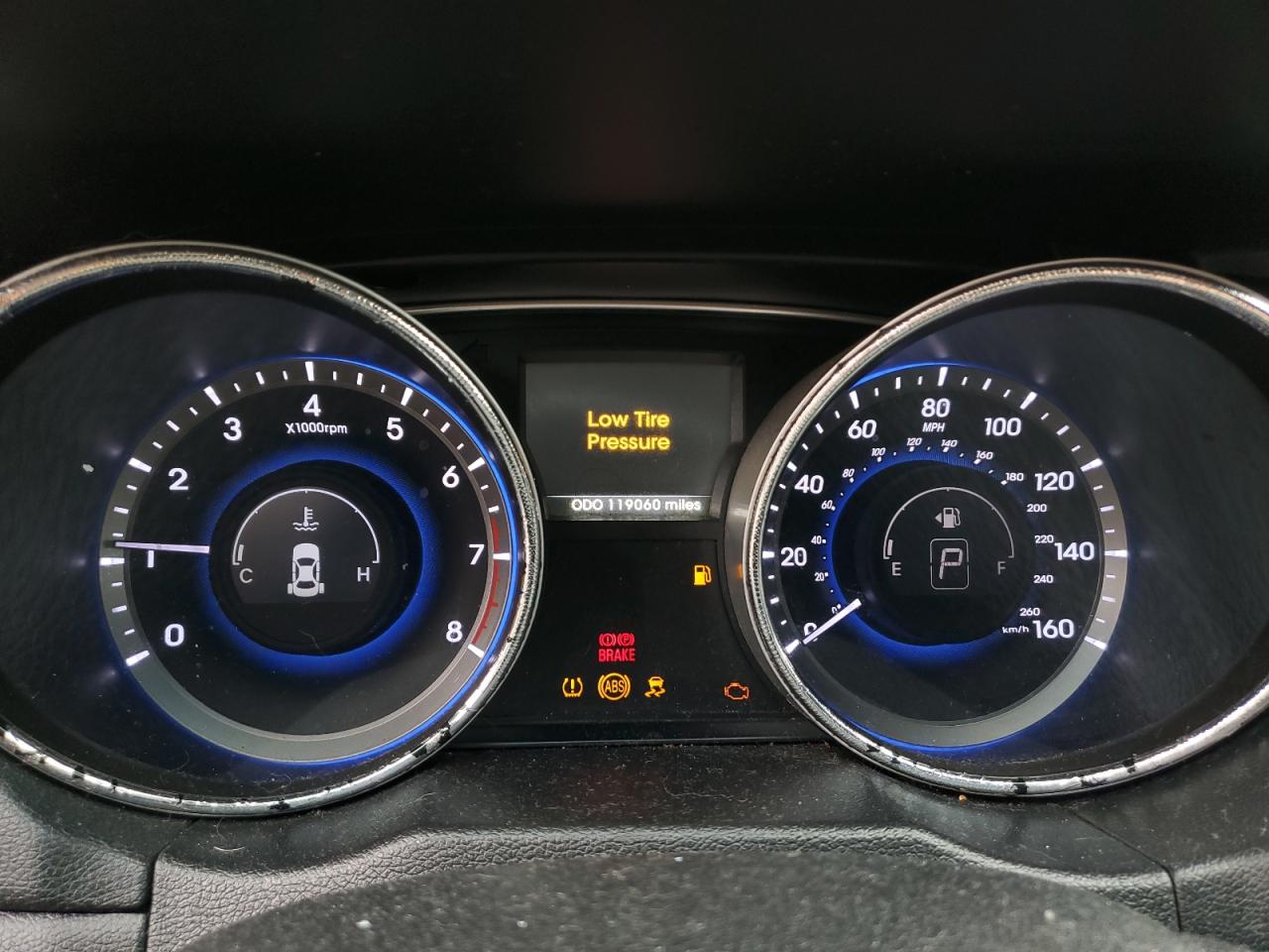 2014 Hyundai Sonata - Image 9