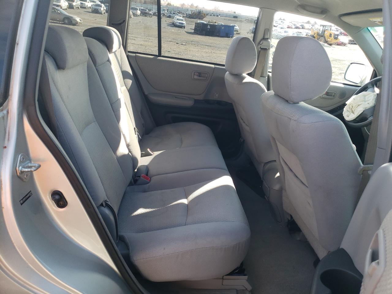 2004 Toyota Highlander - Image 11
