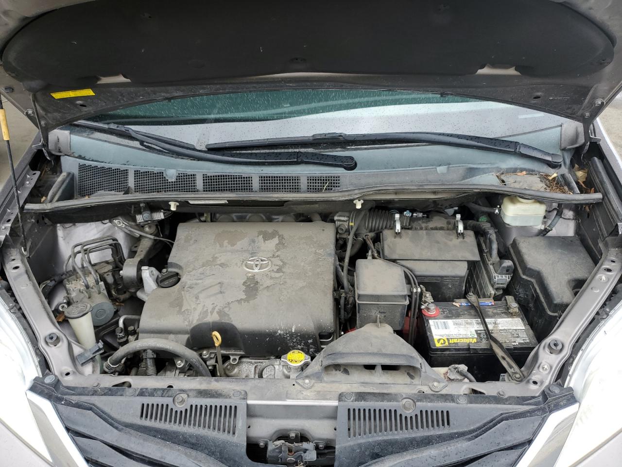 2014 Toyota Sienna - Image 14
