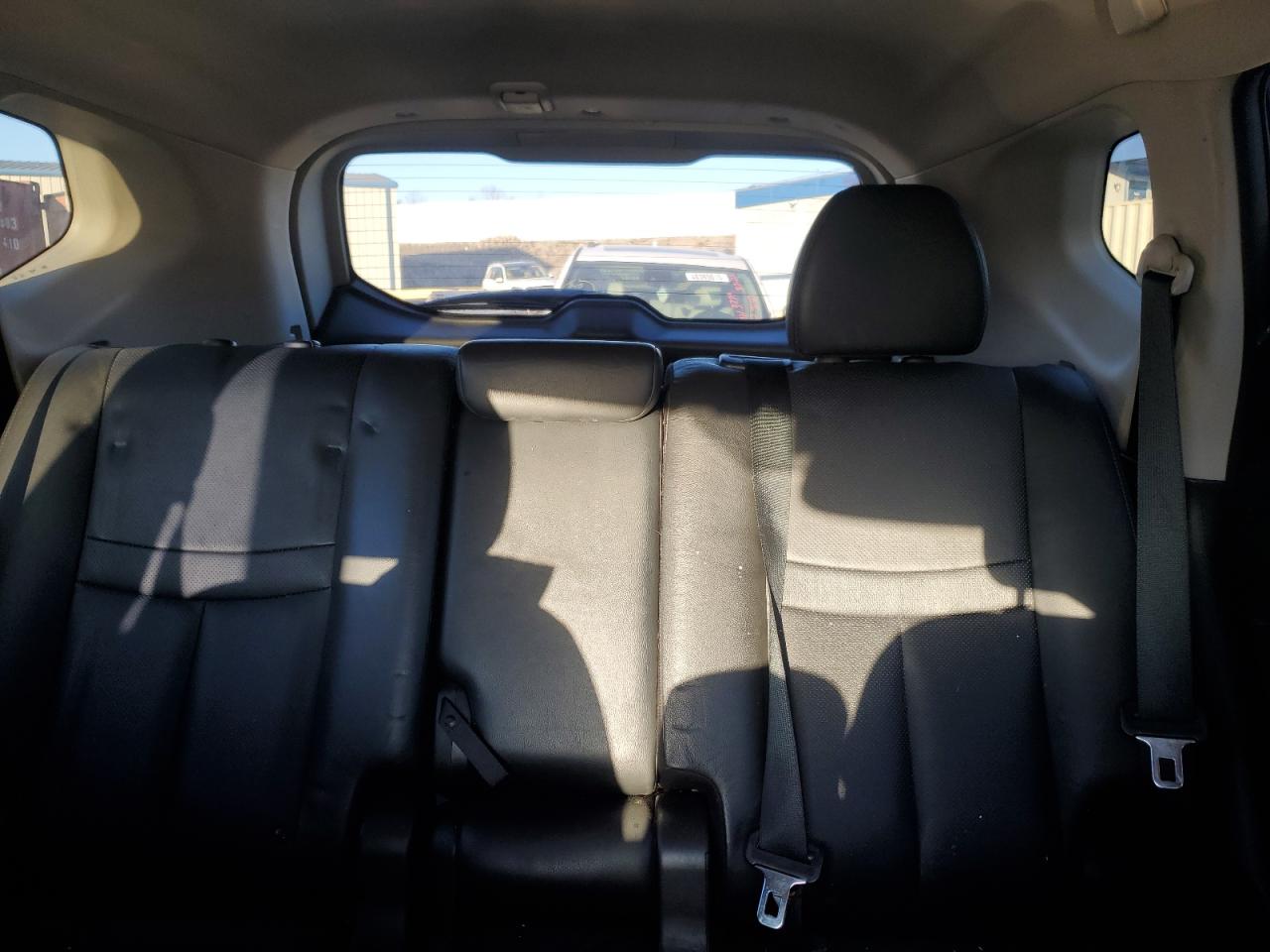 2015 Nissan Rogue - Image 10