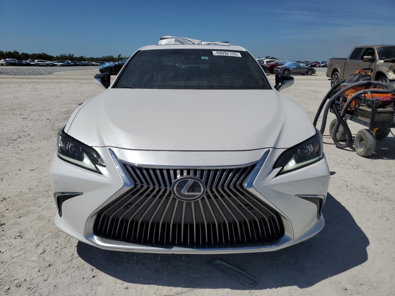 2020 Lexus ES - Image 5