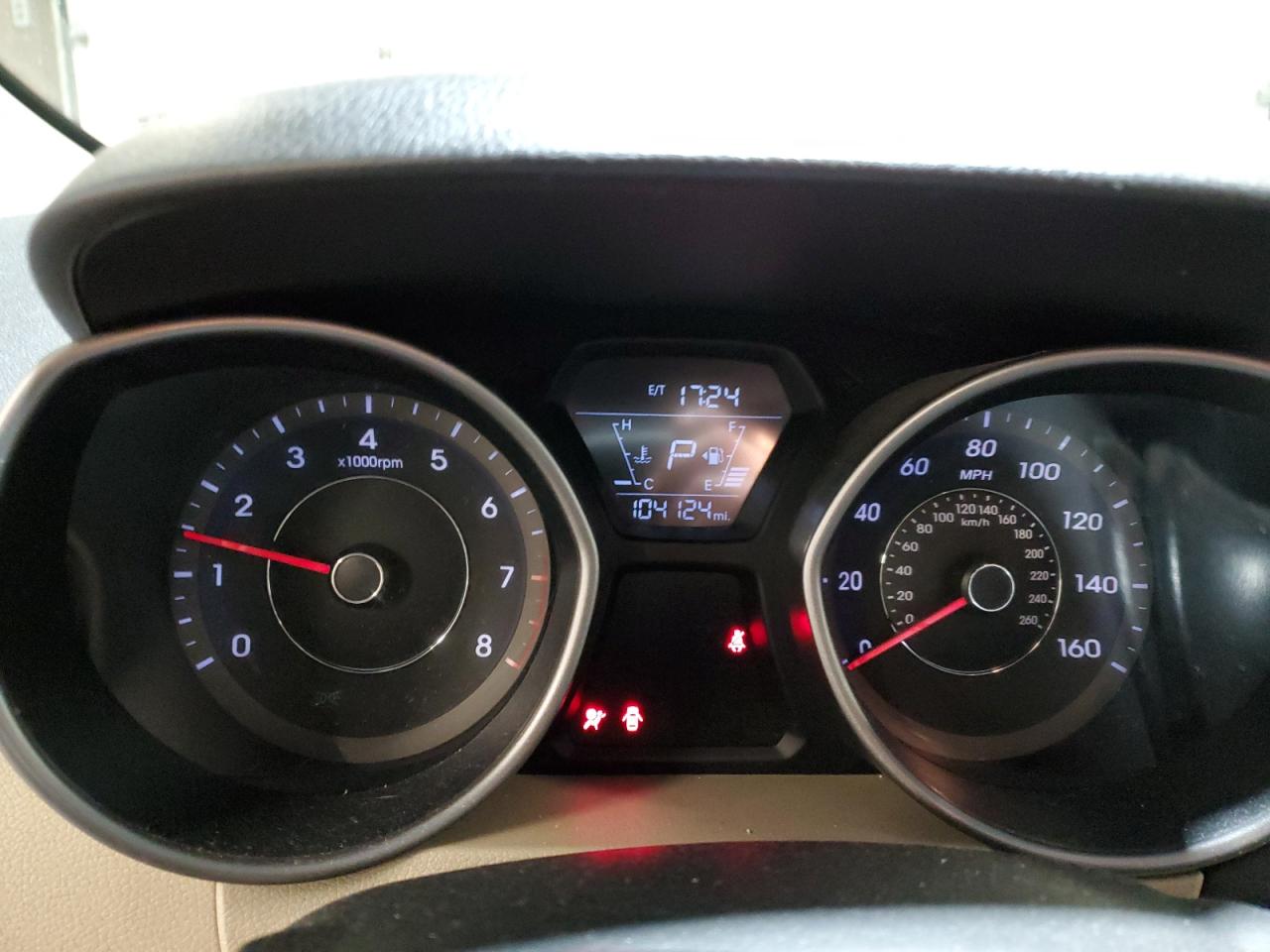 2015 Hyundai Elantra - Image 9