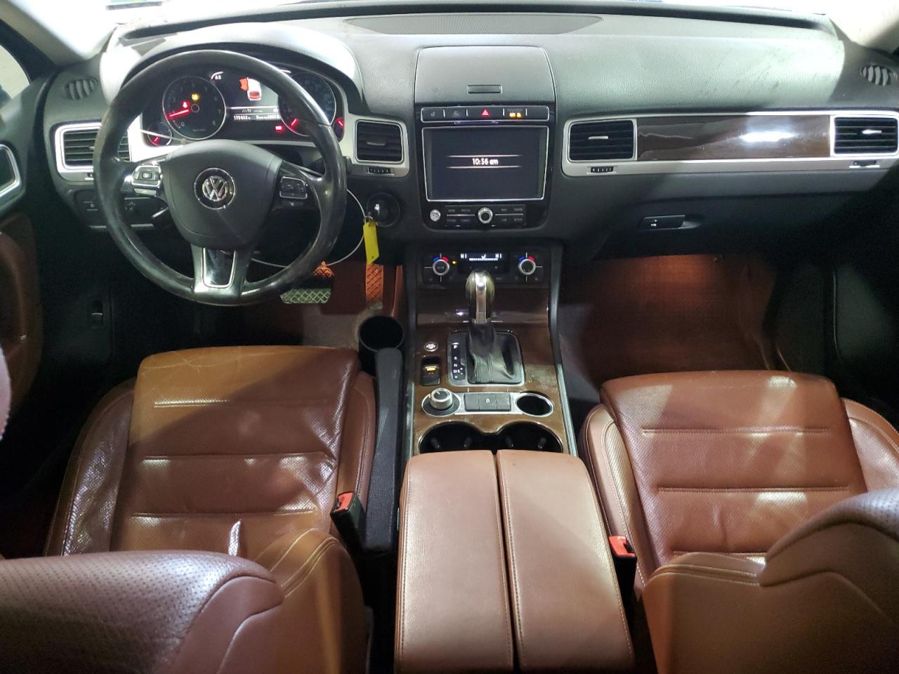 2016 Volkswagen Touareg - Image 8