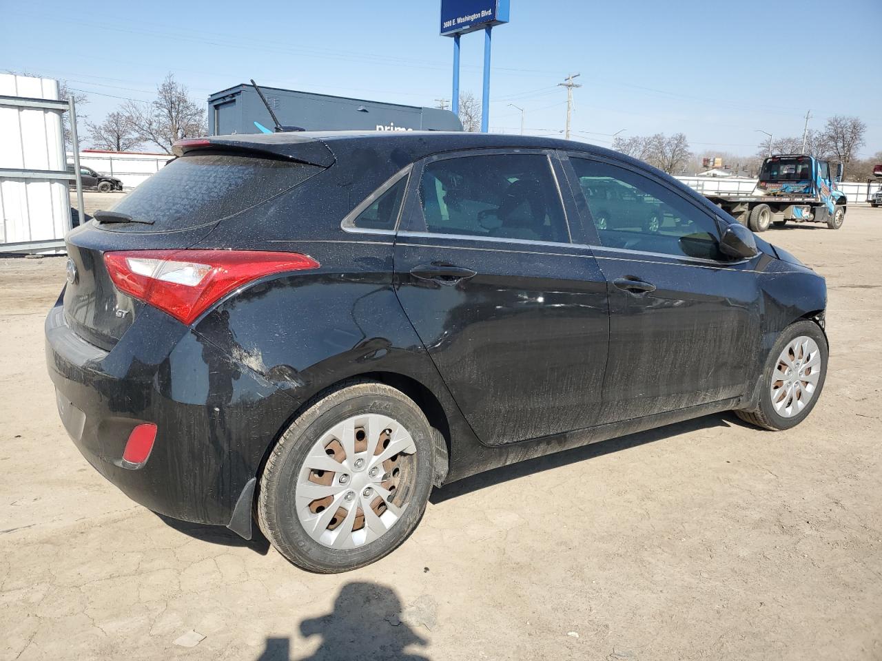 2016 Hyundai Elantra - Image 3