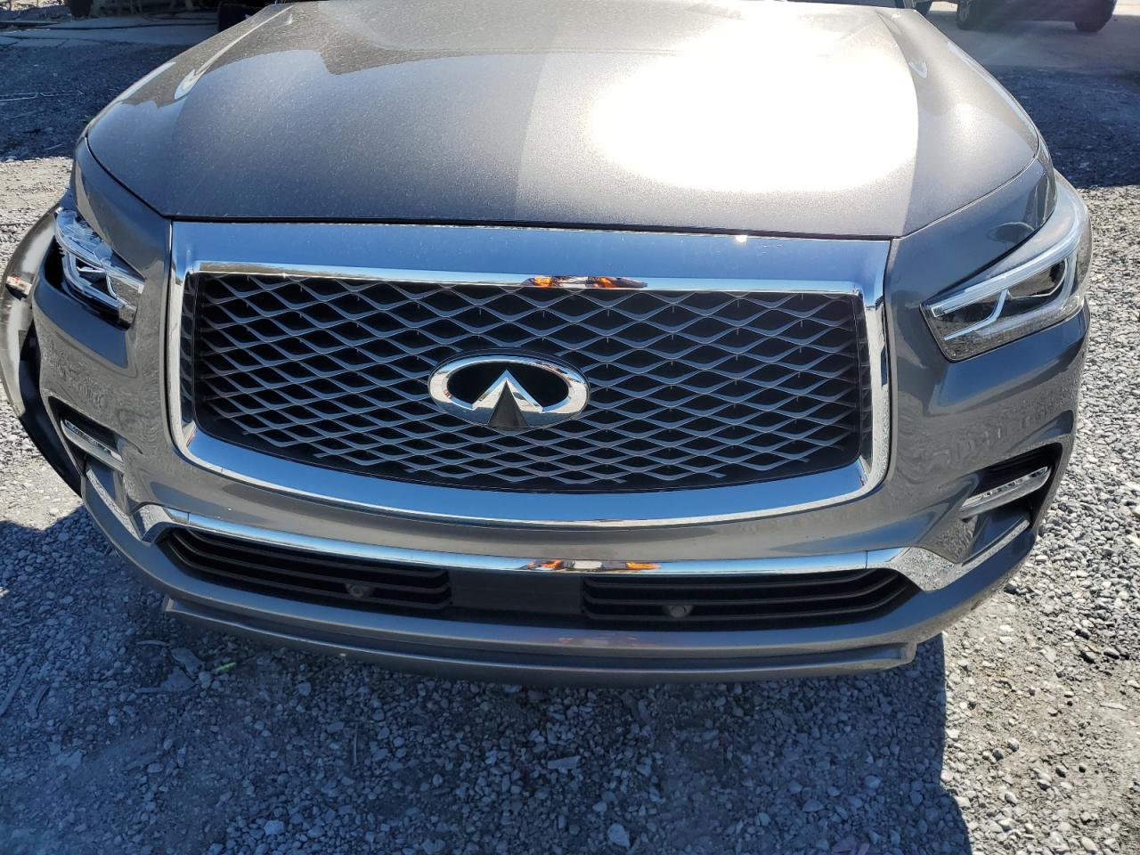 2019 Infiniti QX80 - Image 12