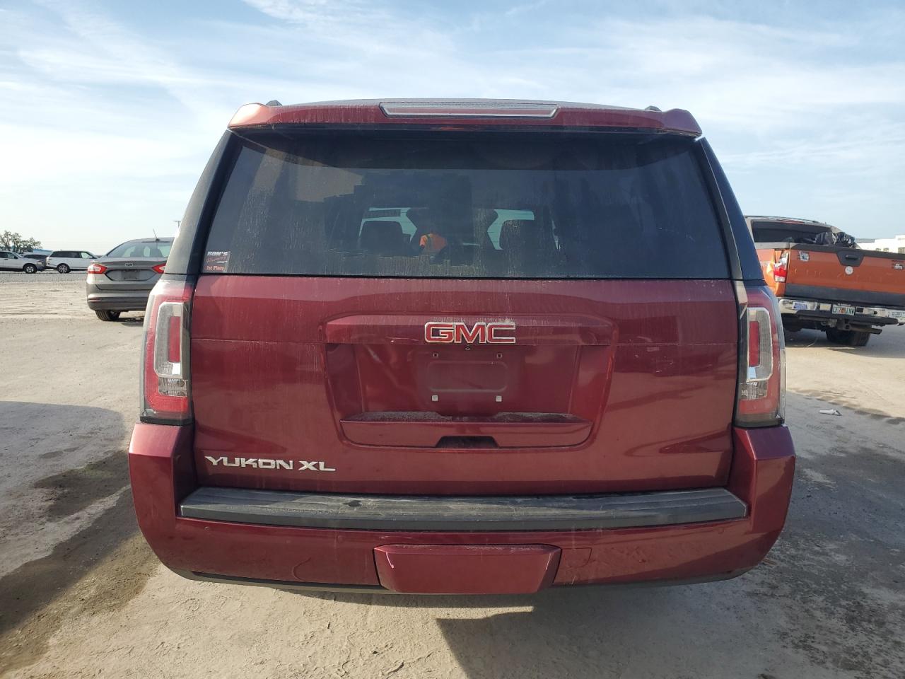 2016 GMC Yukon - Image 6