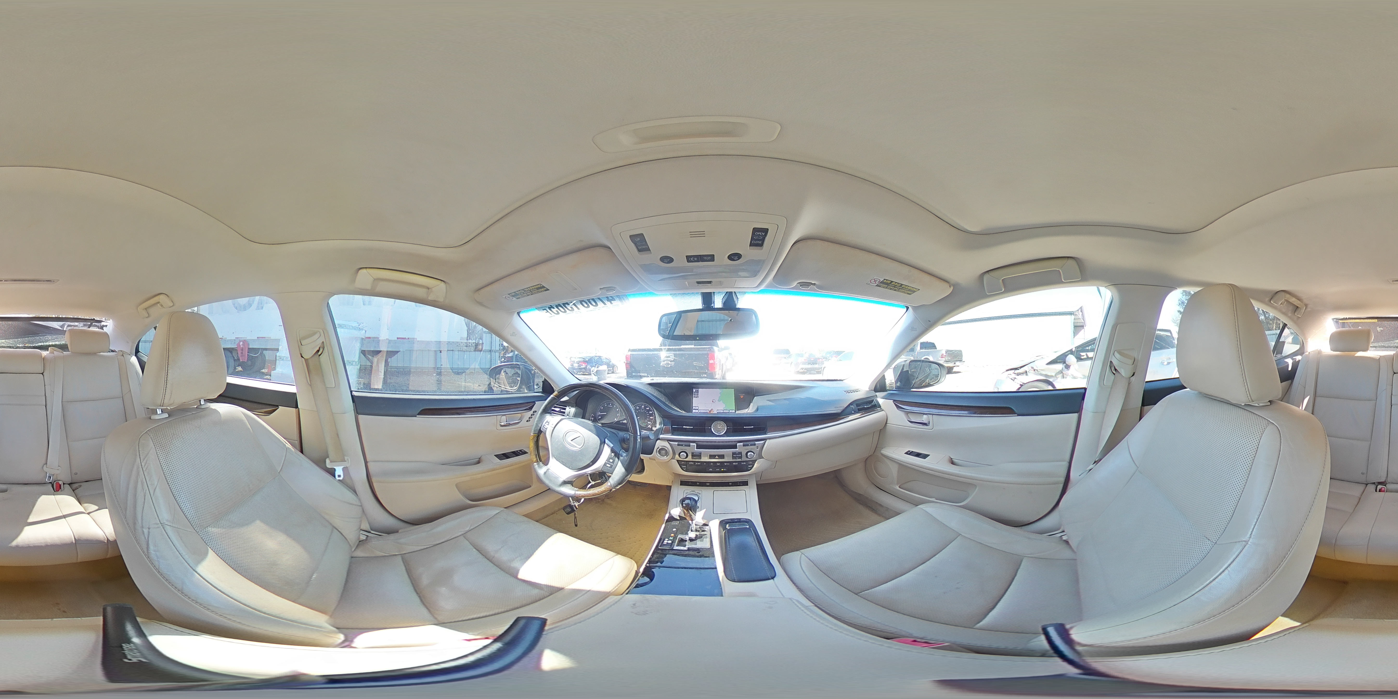 2014 Lexus ES - Image 12